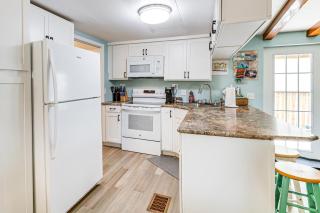 5 Mi to Manatees! Waterfront Crystal River Home - 4