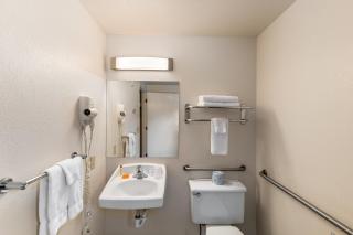 Breeze Inn Hotel & Motel - 7