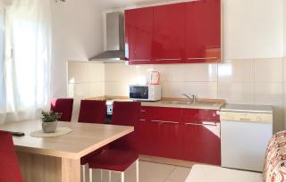 Lovely Apartment In Pakostane With Wifi - 2