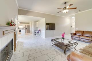 Walk to Park and Pool, Broken Arrow Family Escape! - 3