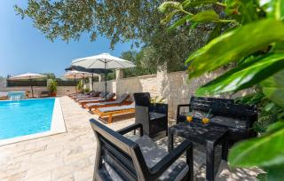 Beautiful Apartment In Pakostane - 1