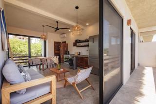 Cozy 2BR Apto Terrace, Pool & AC Steps from Beach - 9