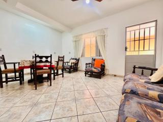 Ampla casa steps from the beach - 5