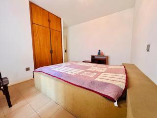 Ampla casa steps from the beach - 4