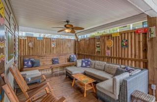 The Tiki Hut, Grillin and Chillin - 3