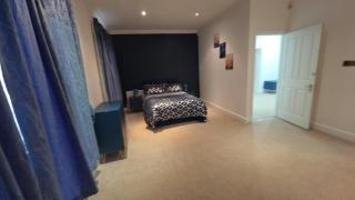 First Class Luxurious Apartment London Finchley - 8