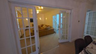 First Class Luxurious Apartment London Finchley - 7