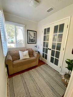 Beautiful 1 Bedroom Home with Bonus Room & Jacuzzi - 3