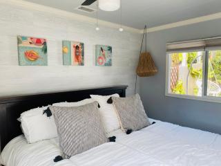 Beautiful 1 Bedroom Home with Bonus Room & Jacuzzi - 1