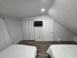 Huge, family-friendly stay in the heart of Salem - 7