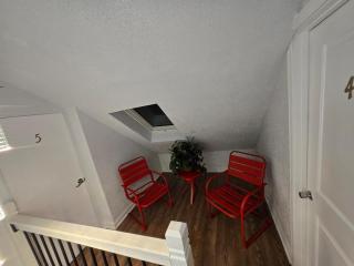 Huge, family-friendly stay in the heart of Salem - 4