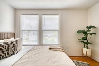 Stay Portland - La Casa Burnside -Local Eateries -Shops - Bars - 6