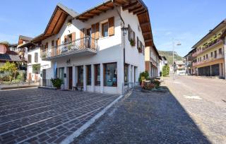 Gorgeous Apartment In Lamon With Wifi - 0