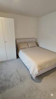 Relaxing 3BR Home wGarden & Parking near M1 and A46 - 3