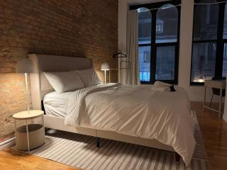 Top Location - The 777 Old Port Gem - 7