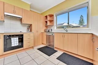 Salt and Paws at Fingal Bay - 4