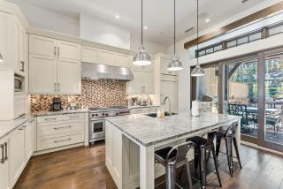 West Vail Retreat Steps to Ski plus Private Hot Tub - 3