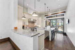 West Vail Retreat Steps to Ski plus Private Hot Tub - 1