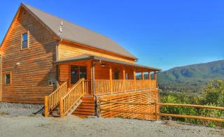 BRAND NEW LUXURY CABIN - Wears Valley Views Your Ultimate Smoky Mountain Escape in Wears Valley, TN - Hatchertown - 9