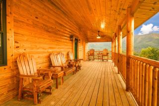 BRAND NEW LUXURY CABIN - Wears Valley Views Your Ultimate Smoky Mountain Escape in Wears Valley, TN - Hatchertown - 8