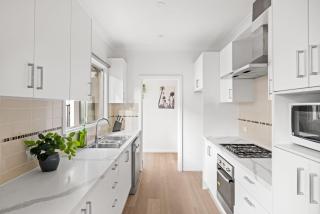 Modern Single Room in Botany - Mins to Airport - Shared Bathroom - 7