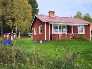 Cozy Getaway near Forest and Lake - 7