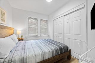Pittsburgh Shadyside 3D Cozy and Stylish Private Bedroom with Shared Bathroom - 0