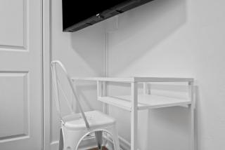 Pittsburgh Shadyside 3D Cozy and Stylish Private Bedroom with Shared Bathroom - 7