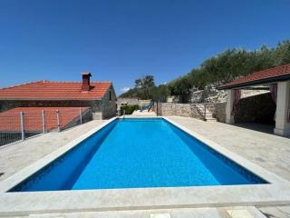 Villa in Imotski with swimming pool - 3