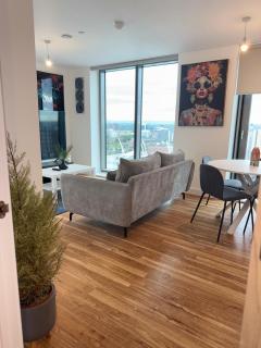 Sky View City Centre Luxury Apt - 5