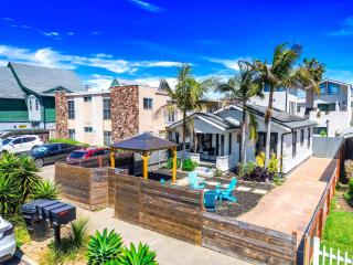 Mid-City 2BR Retreat Firepit Nights with Free Parking - 9