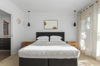 Family Escape with Private Courtyard - 4