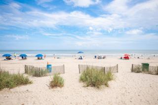 Oceanfront One-Bedroom Condo with Stunning Paradis 9th Floor - 6