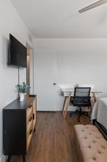 ASU-Mesa Getaway-Stylish & Relaxing - 2