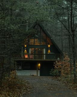 Nine Sides Lodge- Cozy A-Frame makes base camp for ADK Adventures - 5