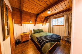 Nine Sides Lodge- Cozy A-Frame makes base camp for ADK Adventures - 6