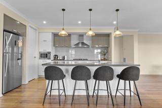 Family Retreat with Garden and Parking - 6