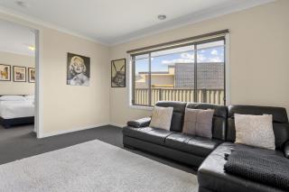 Family Retreat with Garden and Parking - 3