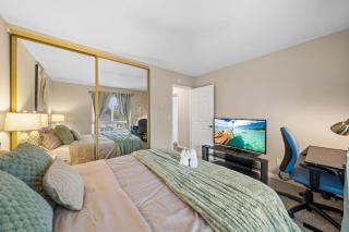 Entire Private 2BR-1Bth King Bed, Pool, HotTub, 2 Parkings, Mira Mesa, Available Now - 1