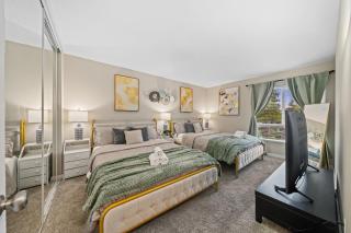 Entire Private 2BR-1Bth King Bed, Pool, HotTub, 2 Parkings, Mira Mesa, Available Now - 4