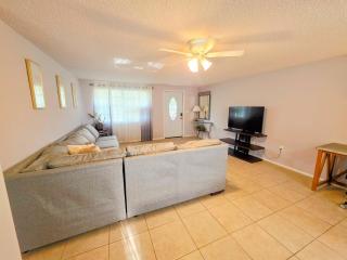 Apartment in Privet House Walk Distance To Beach - 9