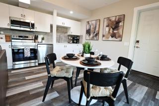 Mahogany Lakefront 2BR Walkout Trails And Privacy - 1