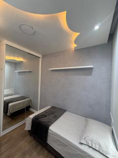 Alto padrão com ar, garagem, sacada integrada - 2