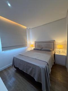 Alto padrão com ar, garagem, sacada integrada - 1