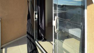 Duplex em Itaúna 4min da Praia que ocorre o WSL, 1min da pista de skate do LS, pracinha com parque infantil, quadra de futebol, tudo isso a 1 min da duplex, perto do comércio, wi-fi super rápido, monitoramento 24hrs - 1