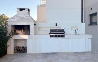 2 Bedroom Gorgeous Apartment In Banjole - 2