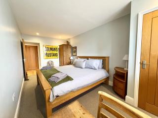 Flat 1, Waterloo Apartments - 5