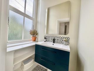 Flat 1, Waterloo Apartments - 1