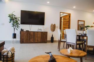 Sea Breeze Retreat 4BR Oceanfront - 1