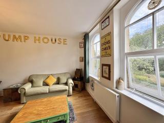 Flat 2, Waterloo Apartments - 7